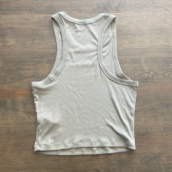Aritzia tank top - Picture 3 of 3
